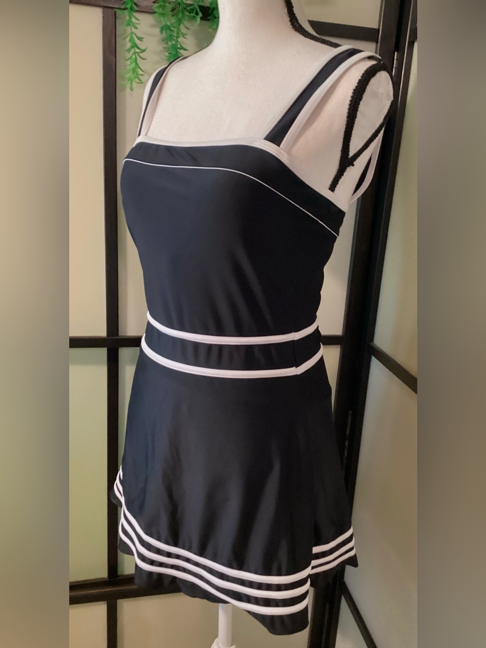 Shore Shapes swimsuit one piece. Size 12 - Picture 2 of 5
